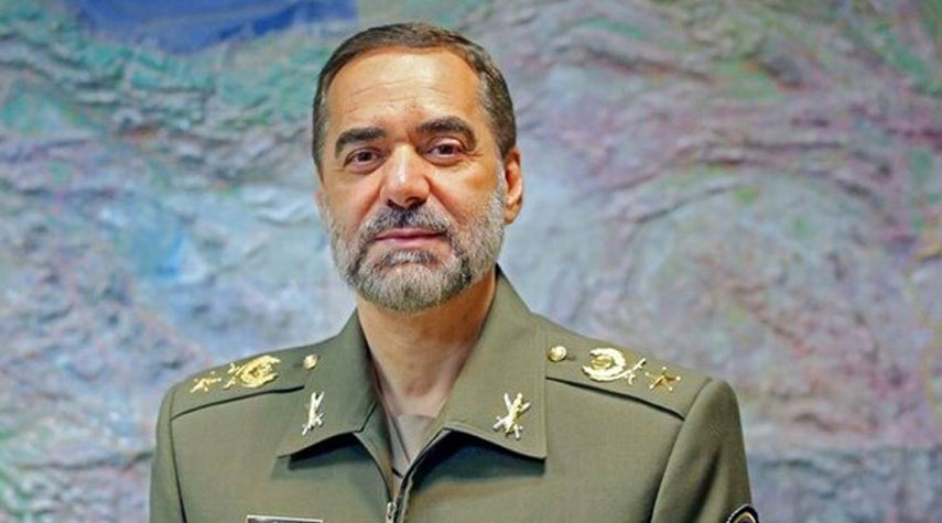 وزير دفاع: ايران تسعى لنقل معارفها وخبراتها لقطاعات أخرى