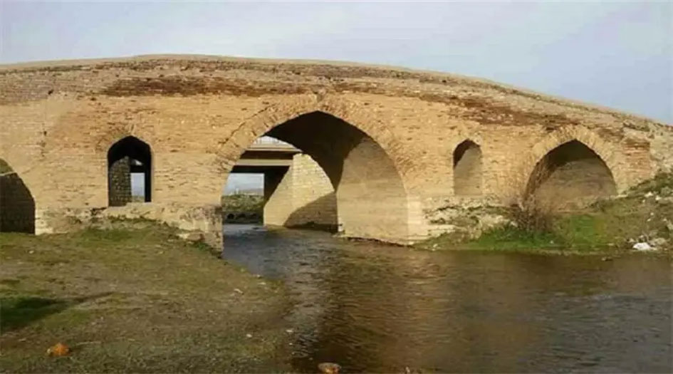 عين على إيران.. جسر "فرسفج" أحد المعالم التاريخية في همدان