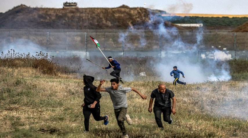 بالصور.. الاحتلال الصهيوني يقمع بوحشية مسيرة شرق قطاع غزة