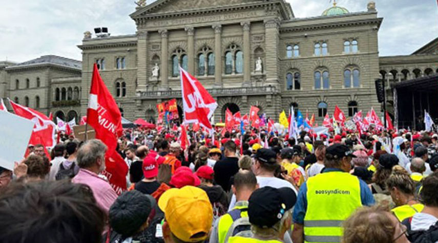 الآلاف يتظاهرون في سويسرا من أجل القدرة الشرائية