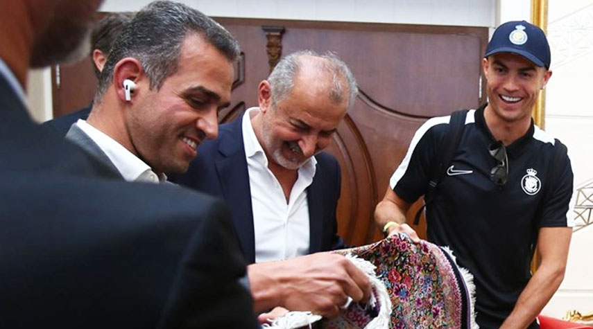 رونالدو يتلقى هدية ثمينة من نادي برسبوليس