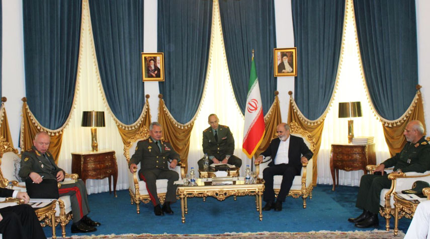 طهران وموسكو تشددان على انهاء التدخل الاجنبي بالمنطقة