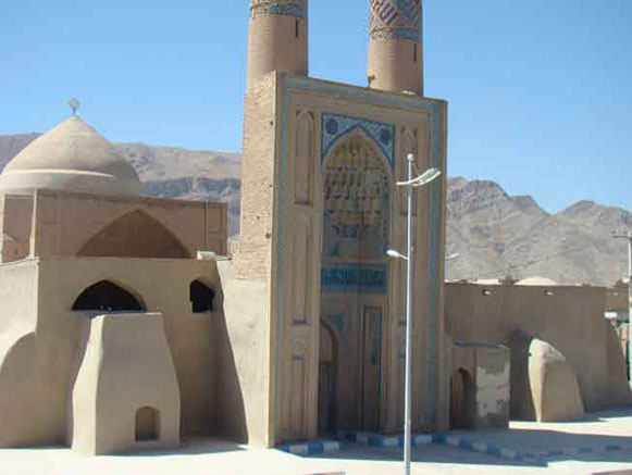 عين على إيران.. مسجد "اشترجان" التاريخي في إصفهان