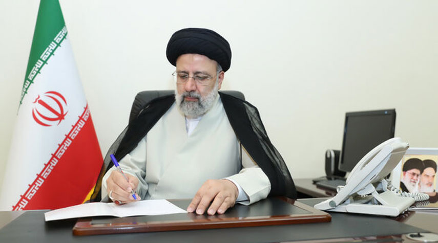 الرئيس الإيراني يهنئ بالعيد الوطني لأرمينيا