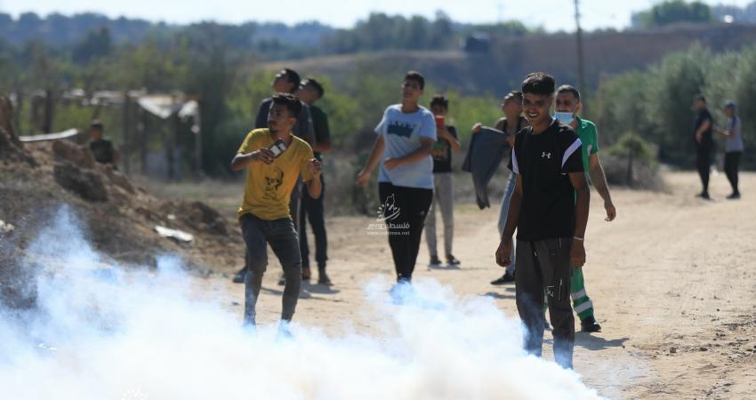 إصابات إثر قمع الاحتلال مسيرات السياج الفاصل شرق قطاع غزة