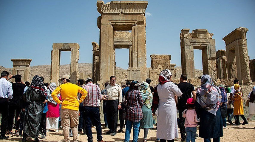 ايران... ارتفاع عدد السياح الأجانب بنسبة 38 بالمئة