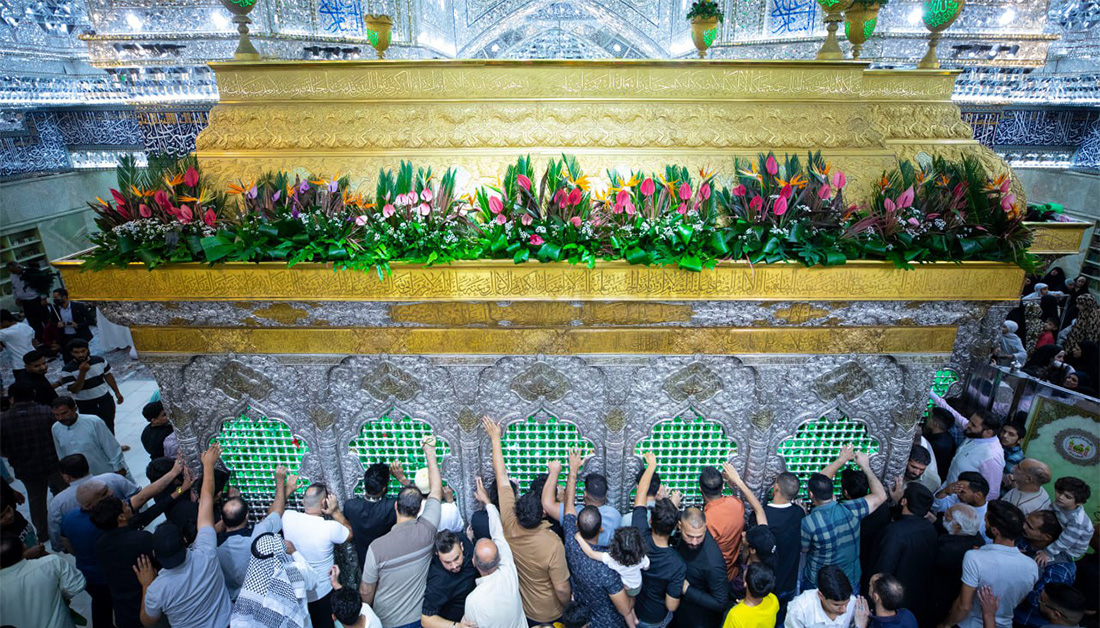 شاهد.. أكاليل الورد تزين ضريح الإمام الحسين (عليه السلام)+صور