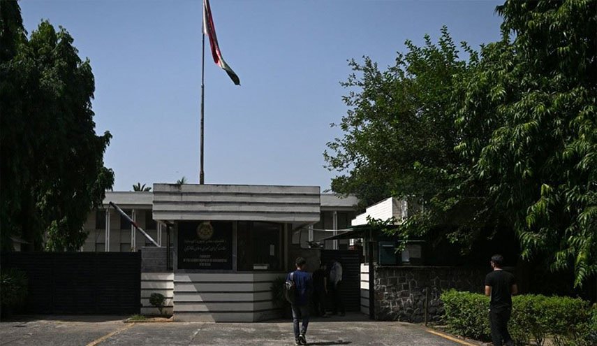  أفغانستان تغلق سفارتها بالهند