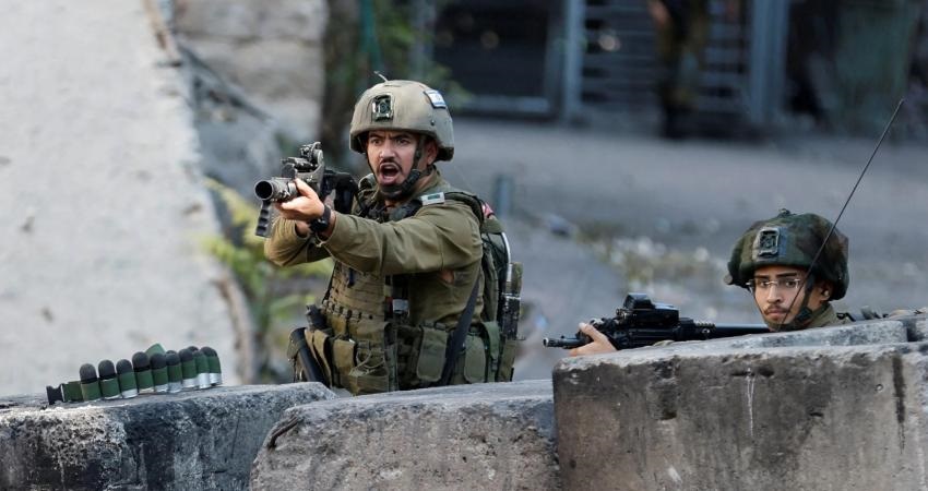اشتباكات عنيفة بين مسلحين فلسطينيين وقوات الاحتلال في الضفة الغربية
