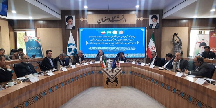 توقيع مذكرات تفاهم بين وزارتي العلوم الإيرانية والماليزية