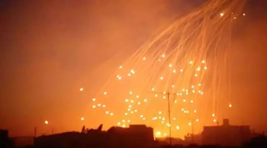 الكيان الصهيوني يستخدم قنابل الفسفور الممنوعة دولياً لاستهداف قطاع غزة