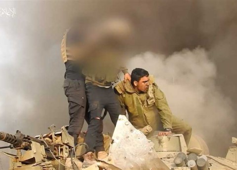 كتائب القسام: مقتل 13 أسيرا بينهم أجانب بقصف الاحتلال