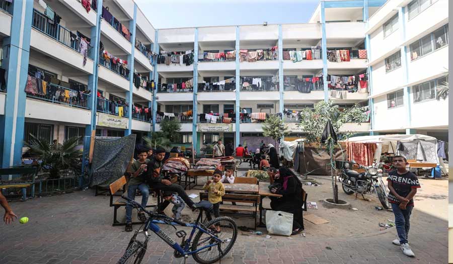 مدارس غزة تكتظ بالنازحين + صور