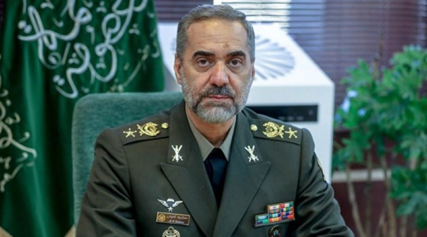 وزير الدفاع الإيراني يزور طاجيكستان غداً