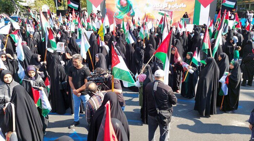 مظاهرة حاشدة في طهران لأمهات وأطفال إيران دعماً لأطفال وأمهات غزة