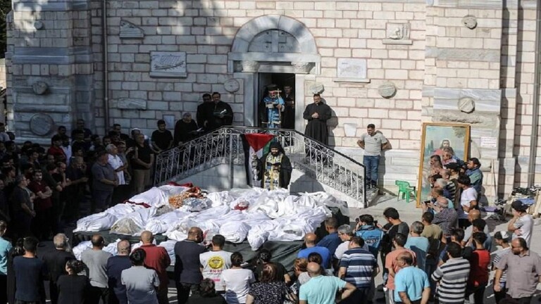 تشييع ضحايا قصف الاحتلال لكنيسة الروم الأرثوذكس في غزة+صور