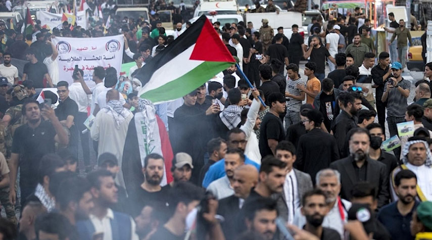 اعتصام مفتوح.. حشود عراقية تتظاهر عند الحدود الأردنية نصرةً لفلسطين