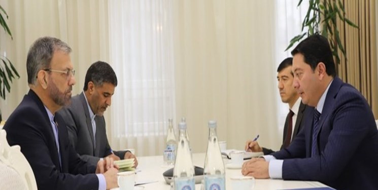 إيران تدعو لتطوير التعاون الاقتصادي مع طاجيكستان
