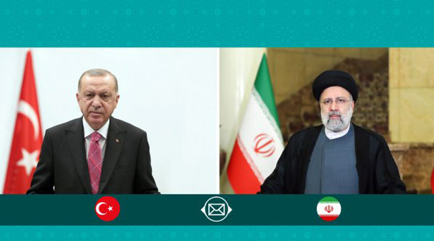 رئيسي: نتطلع للمزيد من تطوير العلاقات بين ايران وتركيا