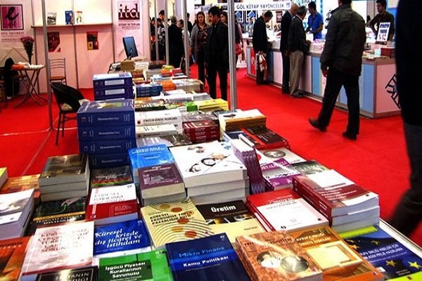 ايران تشارك في معرض اسطنبول الدولي الأربعين للكتاب