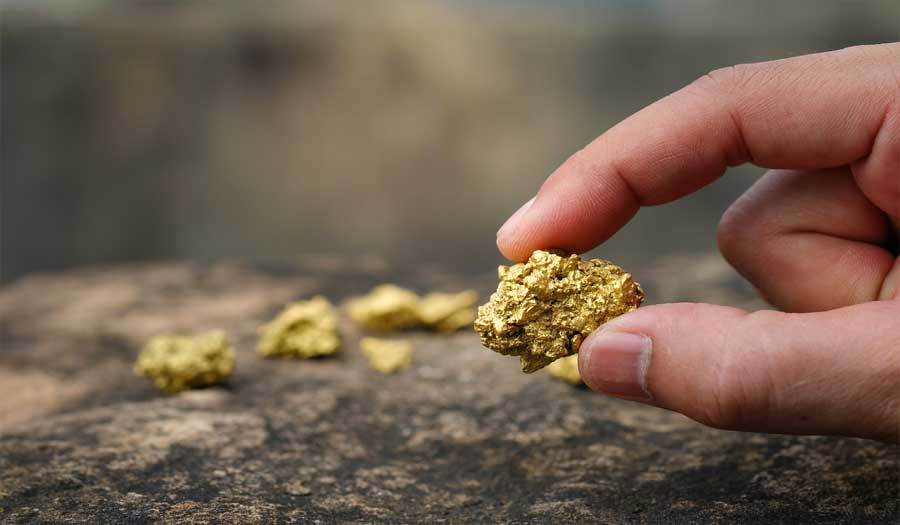 هل الذهب من الفلزات أم المعادن؟ وما هو أبرز استخداماته وأكبر الدول المنتجة؟