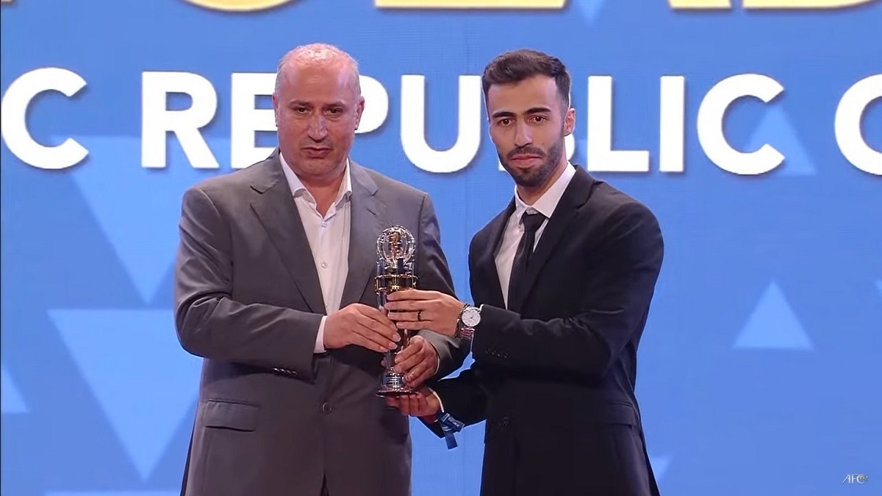 إيراني يفوز بجائزة أفضل لاعب في آسيا بكرة الصالات 