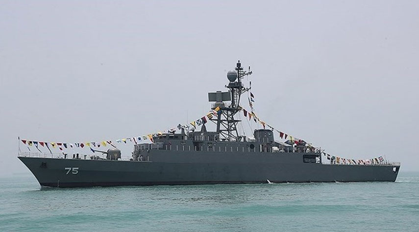 إيران تزيح الستار عن سفن عسكرية جديدة
