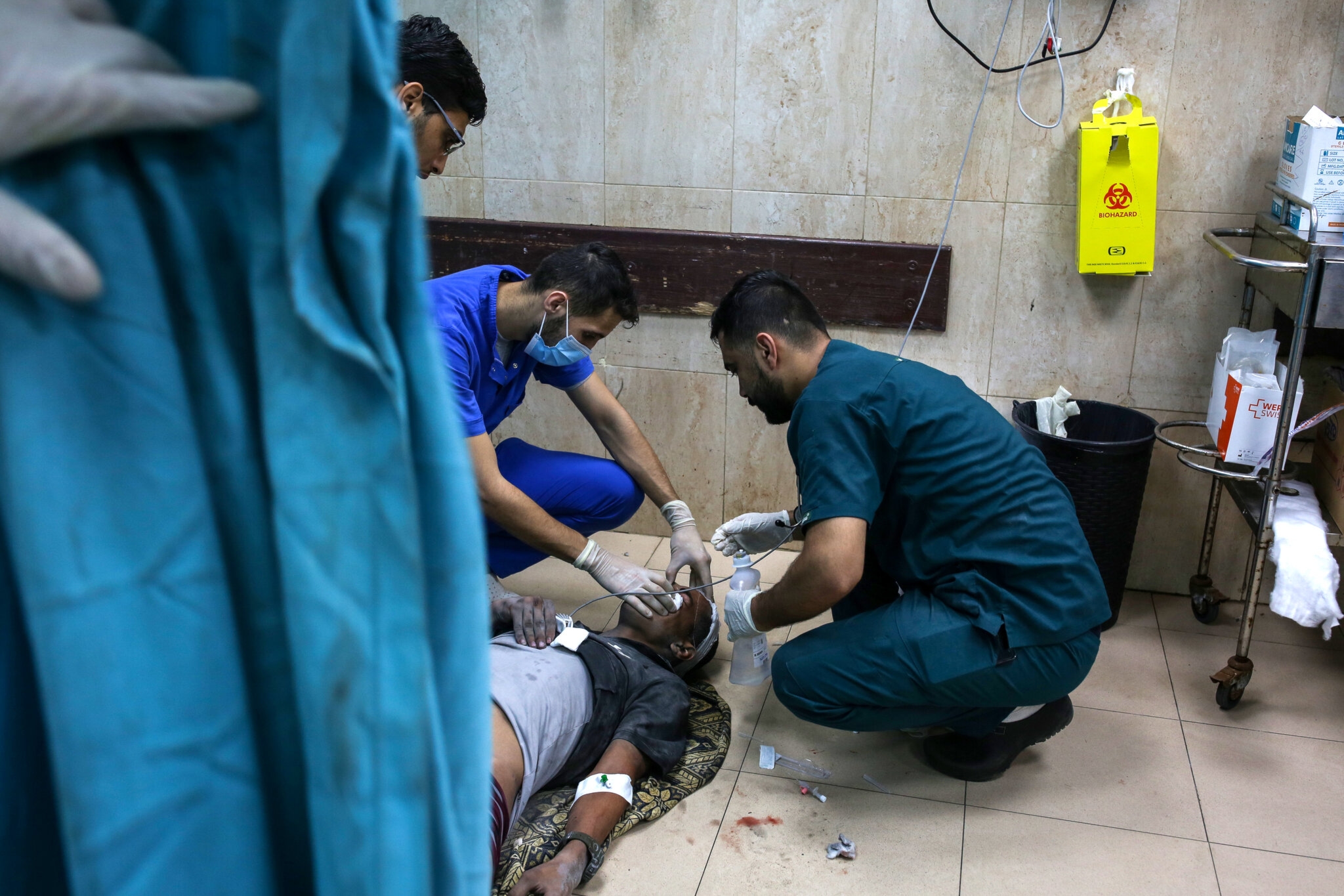 10569 شهيداً في غزة .. والاحتلال يقصف محيط المستشفى الإندونيسي