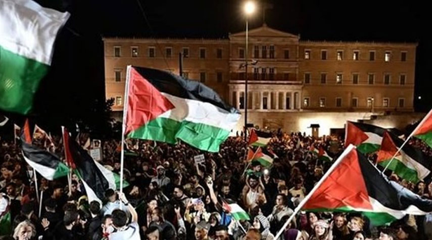 مظاهرات حاشدة دعماً لفلسطين ومناهضة لأميركا في العاصمة اليونانية أثينا