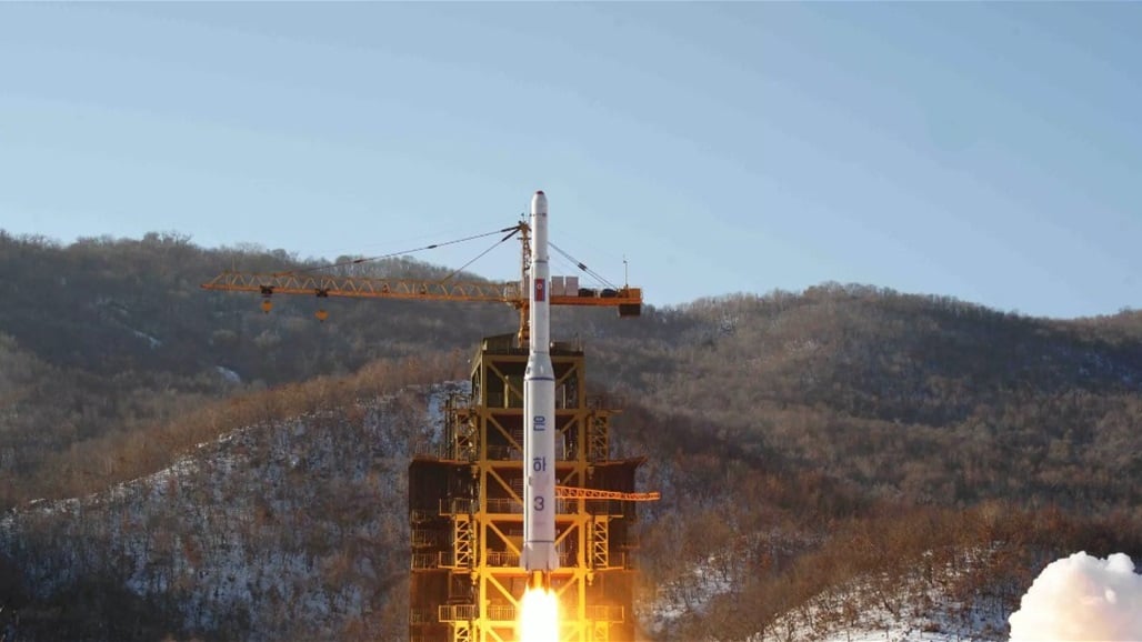  كوريا الشمالية تطلق قمرا صناعيا تجسسيا 