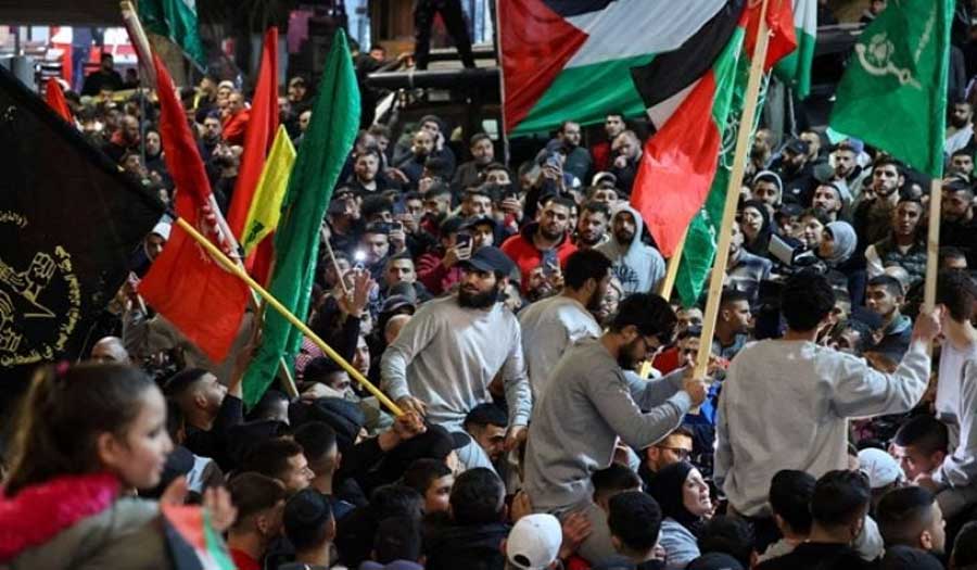 بينهم عميدة الأسيرات.. وصول 34 أسيراً فلسطينياً محرراً إلى بلدية البيرة 