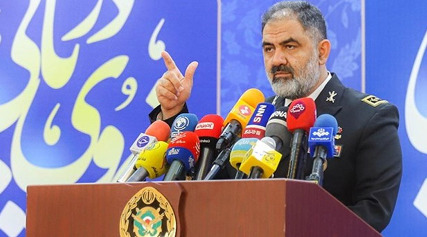 قائد البحرية الإيرانية: يتم تنفيذ الدبلوماسية الدفاعية مع تجتب العزلة والحظر