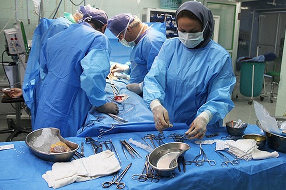 إيران.. إجراء ثلاث عمليات جراحية للقلب في آن واحد في مدينة يزد 