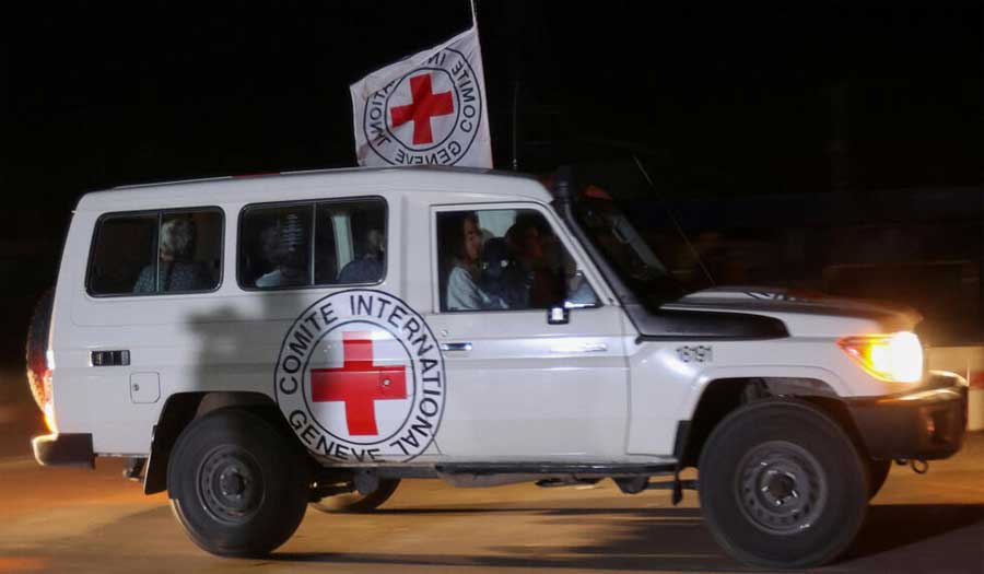 الكيان الإسرائيلي يوجه دعوة عاجلة للصليب الأحمر بشأن الرهائن بغزة