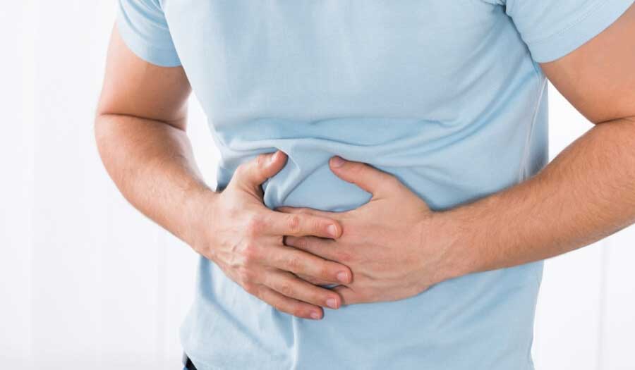 ما هي الأسباب الرئيسية لألم البطن؟