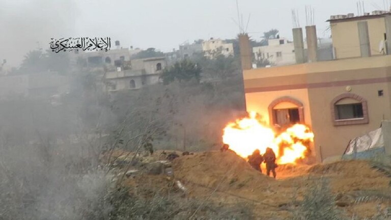 "القسام" تنشر مشاهد لقتال شديد مع قوات الاحتلال في خانيونس جنوب غزة.. "التحام من نقطة الصفر"
