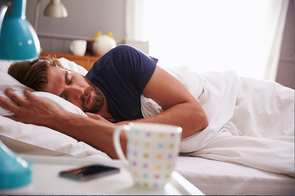 ما تأثير النوم الزائد أيام العطل في الصحة؟