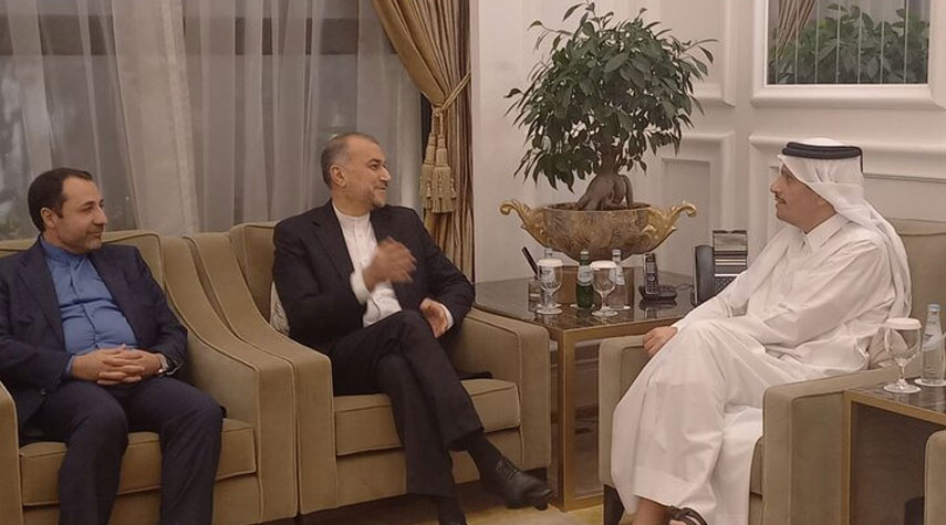 وزير الخارجية الإيراني يلتقي نظيره القطري في الدوحة