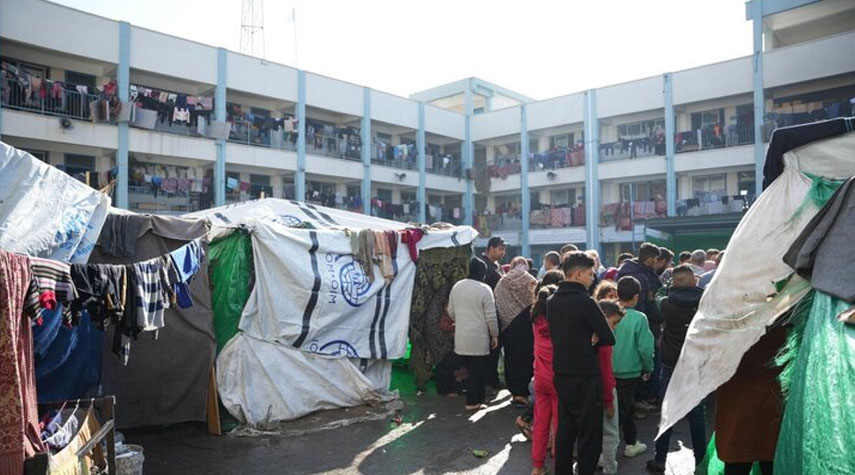 المرصد الأورومتوسطي: قوات الإحتلال تستبيح مدارس النازحين في غزة