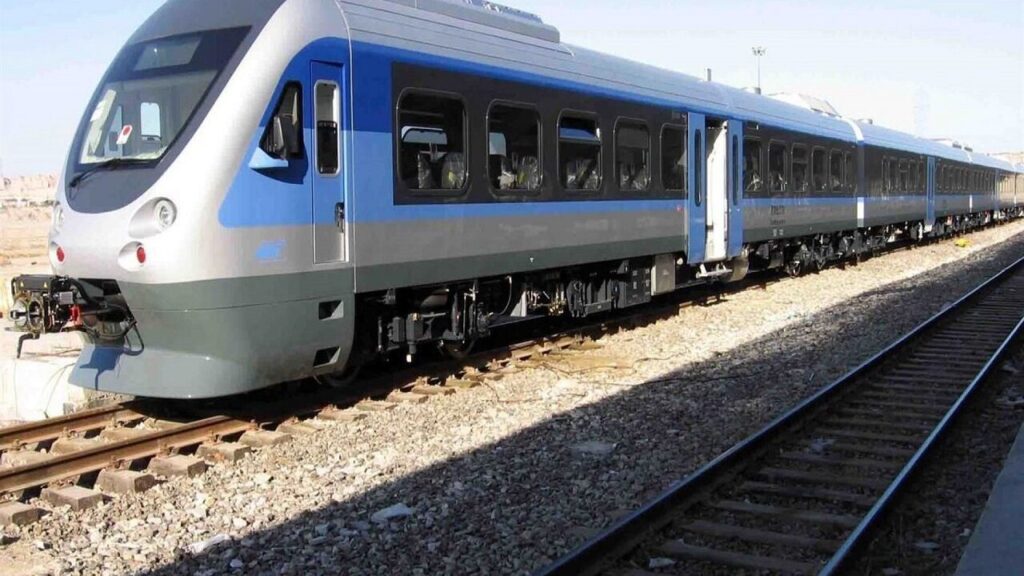إيران تعمل على تنفيذ مشروع قطار فائق السرعة