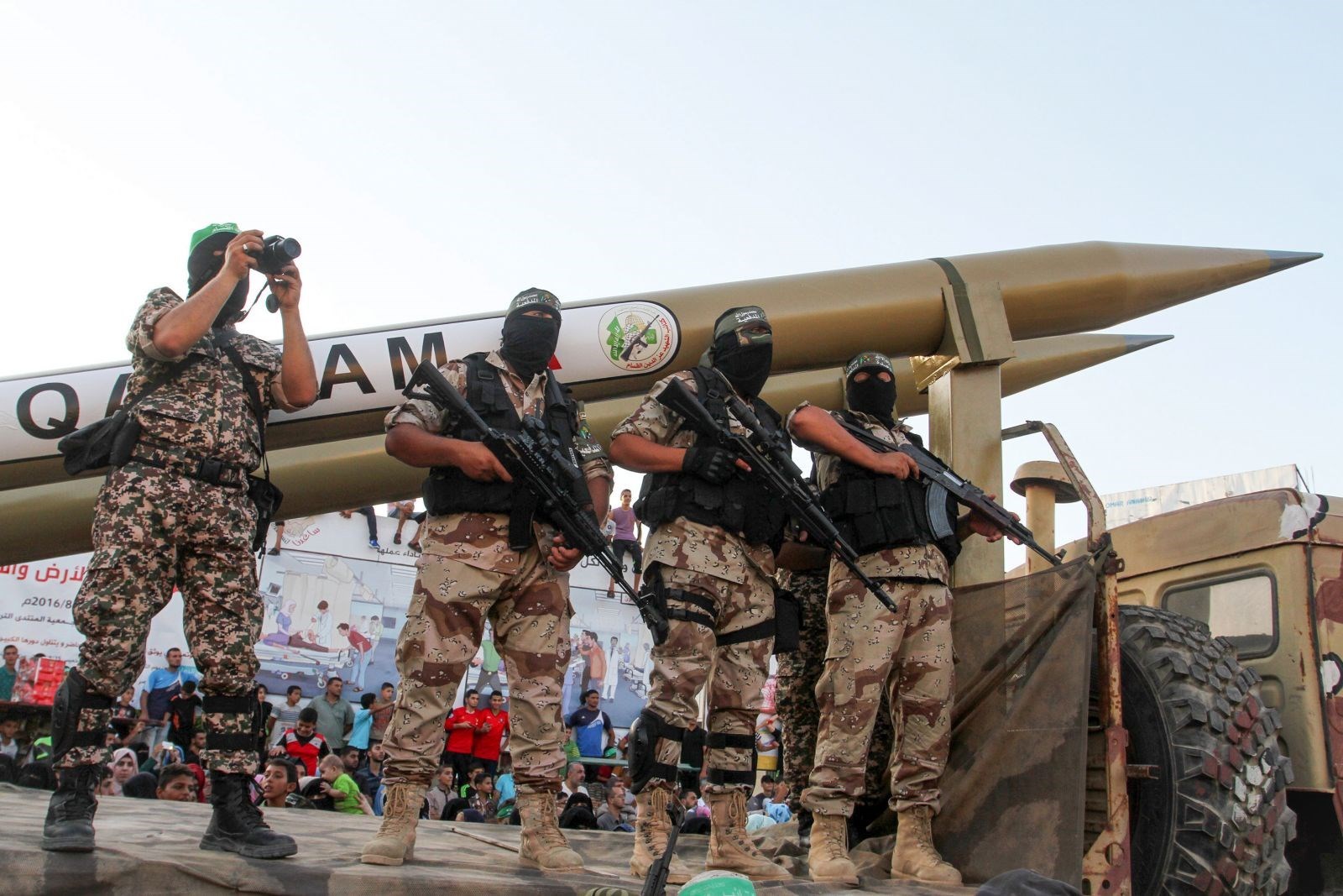 إعلام إسرائيلي : صواريخ غزة دليل أن حماس محتفظة بمنظومة القيادة والسيطرة