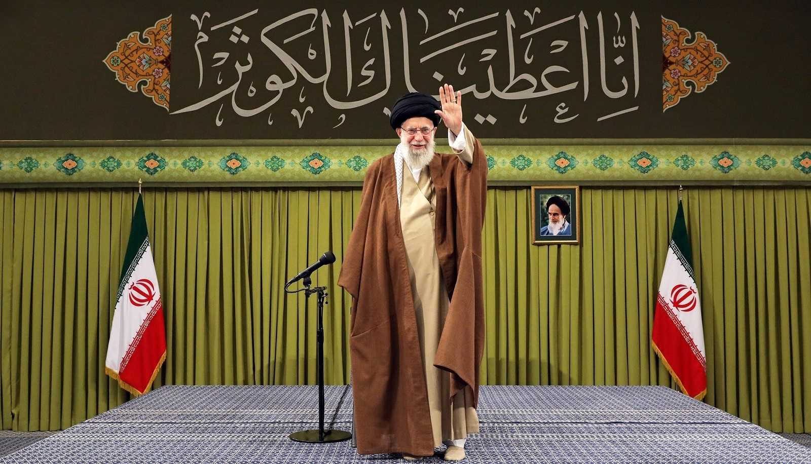 قائد الثورة الاسلامية يؤكد اهمية القوة الناعمة وجهاد التبيين