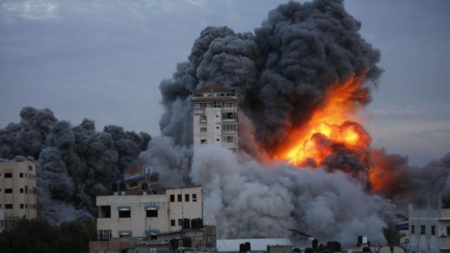 اليوم الـ96 للعدوان.. عشرات الشهداء والجرحى في قطاع غزة