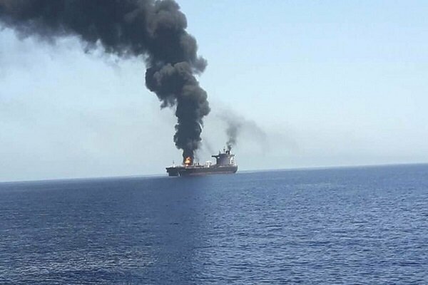 القوات اليمنية تستهدف سفينة امريكية متجهة للكيان الصهيوني