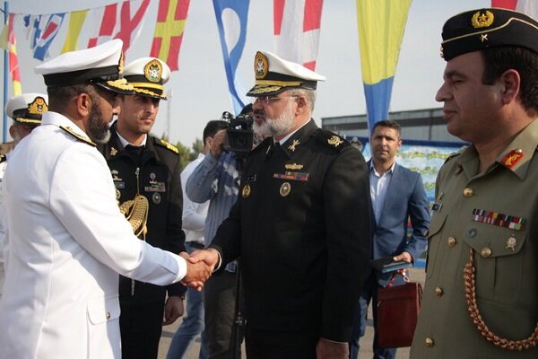 شاهد .. أسطول السلام والصداقة الباكستاني في المياه الايرانية