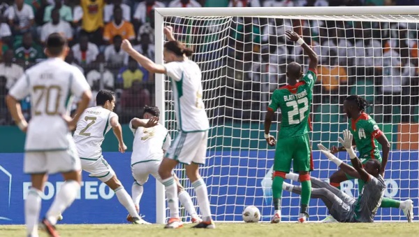 كأس إفريقيا.. الجزائر تنجو من فخ الهزيمة أمام بوركينا فاسو 