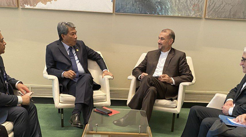 محادثات بين وزيري الخارجية الإيراني والماليزي حول تطورات المنطقة