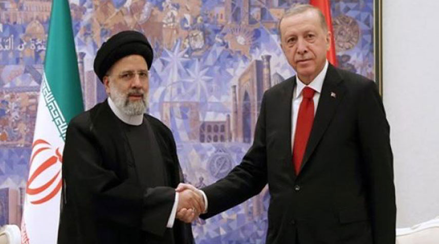 ايران وتركيا توقعان 10 وثائق للتعاون الثنائي