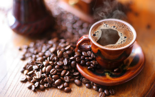 شرب القهوة على معدة خالية.. هل يضر بالصحة؟