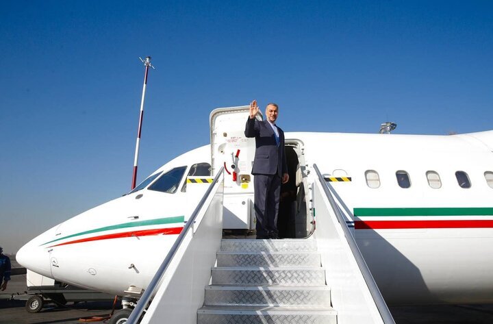 وزير الخارجية الايراني يختتم زيارته إلى باكستان